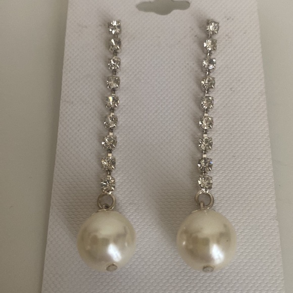 Pearl Drop Earrings - Picture 3 of 8